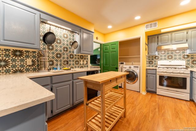 268 North Dr, San Antonio, TX 78201