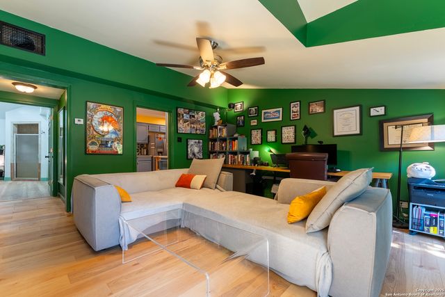 268 North Dr, San Antonio, TX 78201