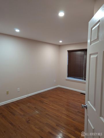 316 VENTNOR Court, Piscataway, NJ 08854