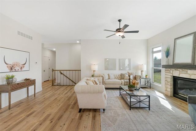 114 Fiddlers Close Road 114 STB, Washington, MO 63090