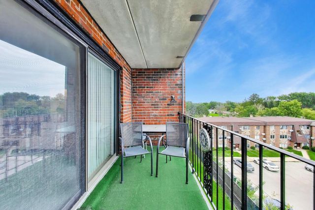 9346 Landings Lane 406, Des Plaines, IL 60016