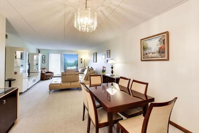 9346 Landings Lane 406, Des Plaines, IL 60016