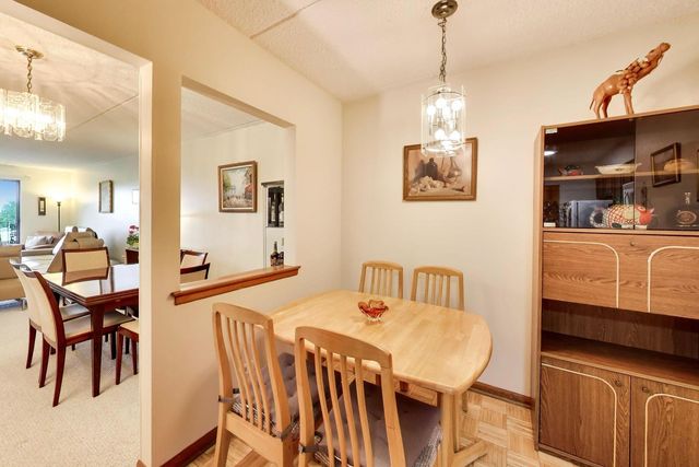 9346 Landings Lane 406, Des Plaines, IL 60016