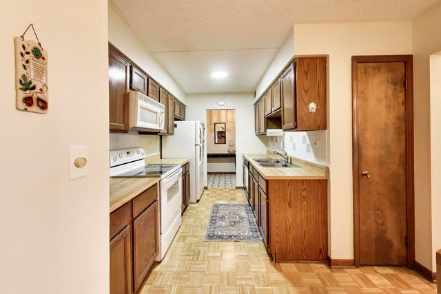 9346 Landings Lane 406, Des Plaines, IL 60016
