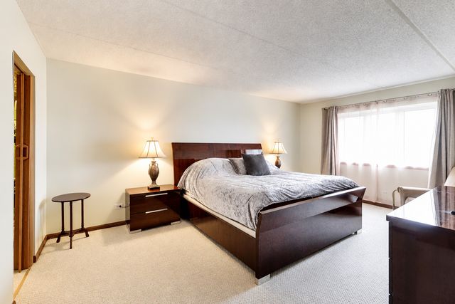 9346 Landings Lane 406, Des Plaines, IL 60016