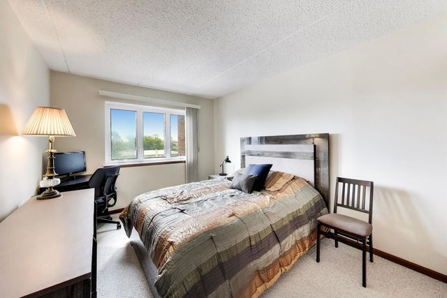 9346 Landings Lane 406, Des Plaines, IL 60016