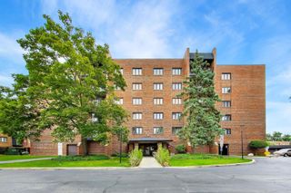 9346 Landings Lane 406, Des Plaines, IL 60016