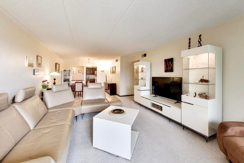9346 Landings Lane 406, Des Plaines, IL 60016 — photo 3