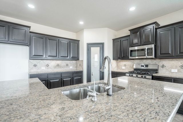 4906 Meadowside St, Midland, TX 79705