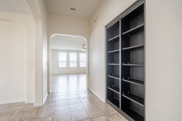 4906 Meadowside St, Midland, TX 79705