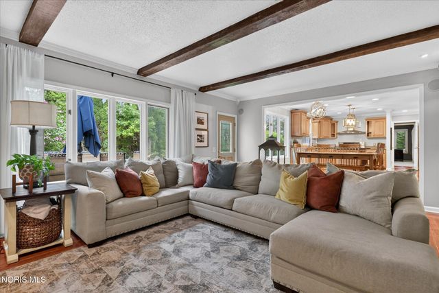 2945 Riva Ridge Road, Ottawa Hills, OH 43615