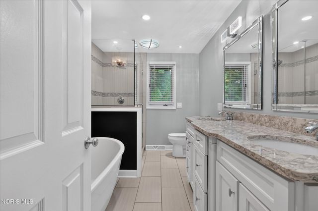 2945 Riva Ridge Road, Ottawa Hills, OH 43615