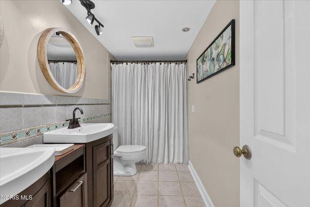 2945 Riva Ridge Road, Ottawa Hills, OH 43615