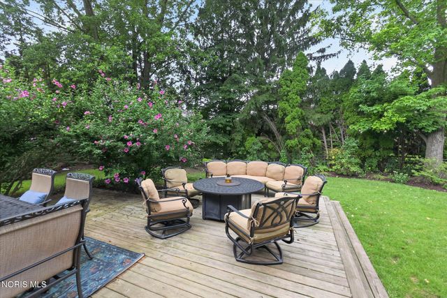 2945 Riva Ridge Road, Ottawa Hills, OH 43615