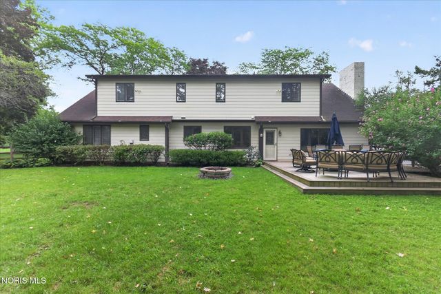 2945 Riva Ridge Road, Ottawa Hills, OH 43615