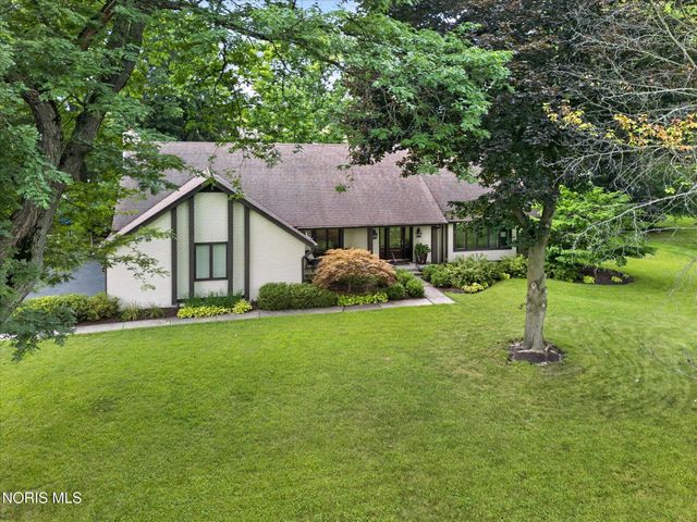 2945 Riva Ridge Road, Ottawa Hills, OH 43615