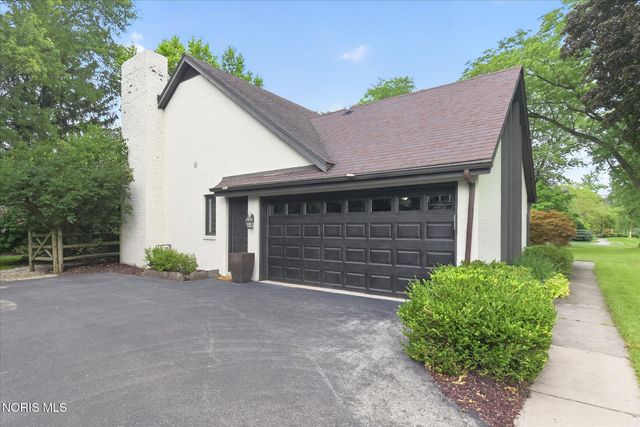 2945 Riva Ridge Road, Ottawa Hills, OH 43615