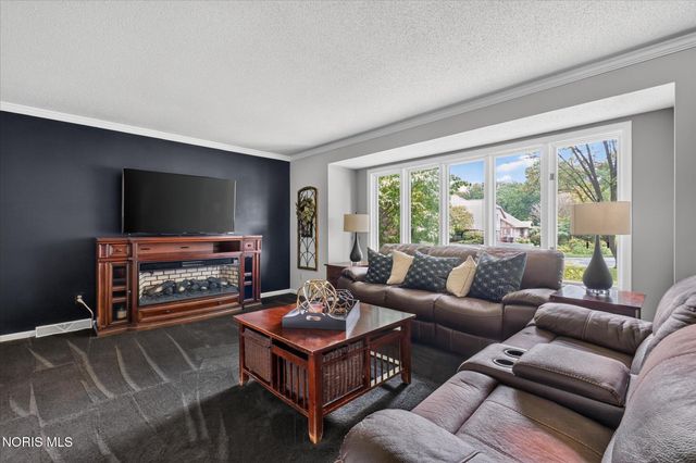2945 Riva Ridge Road, Ottawa Hills, OH 43615