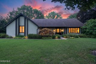 2945 Riva Ridge Road, Ottawa Hills, OH 43615