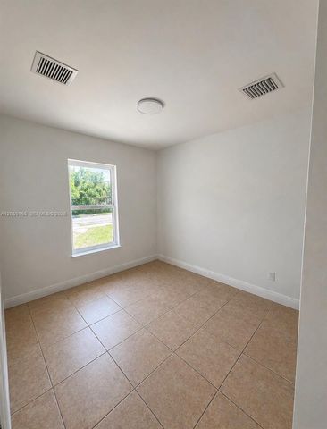 5202 NE 14th Ter, Pompano Beach, FL 33064
