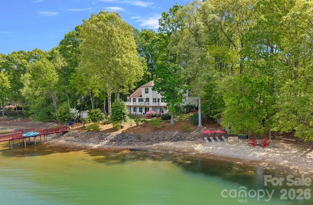 139 Hawks Point Drive, Troutman, NC 28166