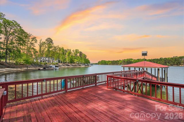 139 Hawks Point Drive, Troutman, NC 28166