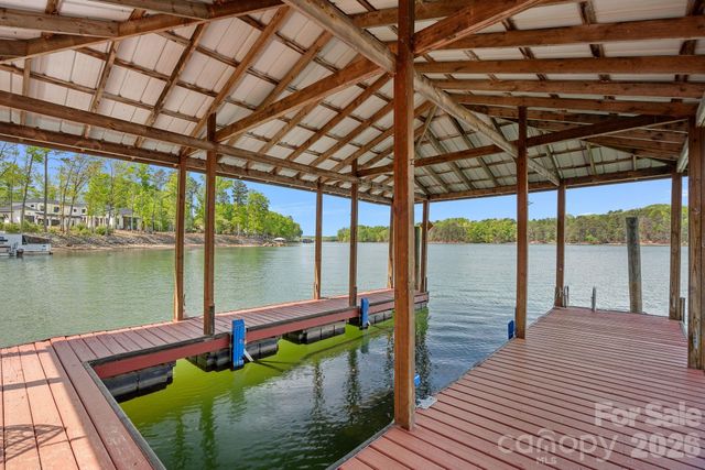 139 Hawks Point Drive, Troutman, NC 28166
