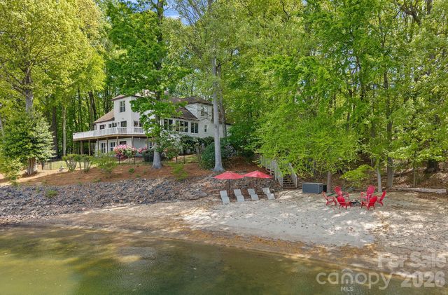 139 Hawks Point Drive, Troutman, NC 28166