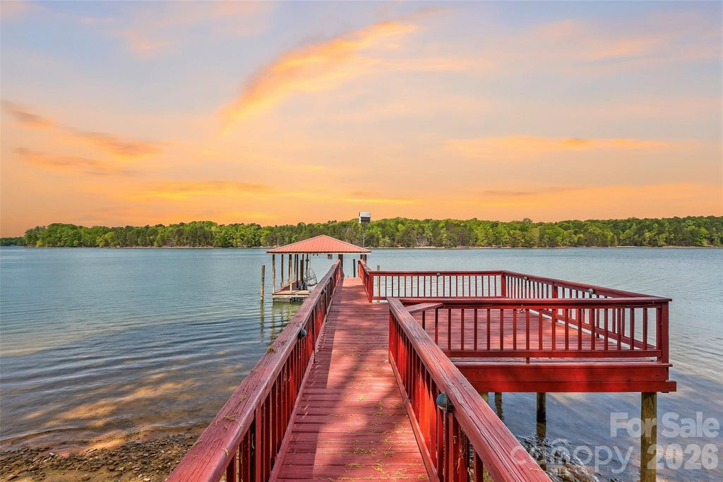 139 Hawks Point Drive, Troutman, NC 28166