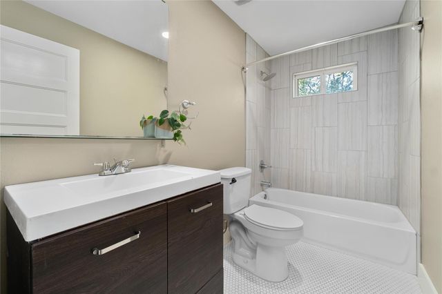 1204 Eleanor ST, Austin, TX 78721