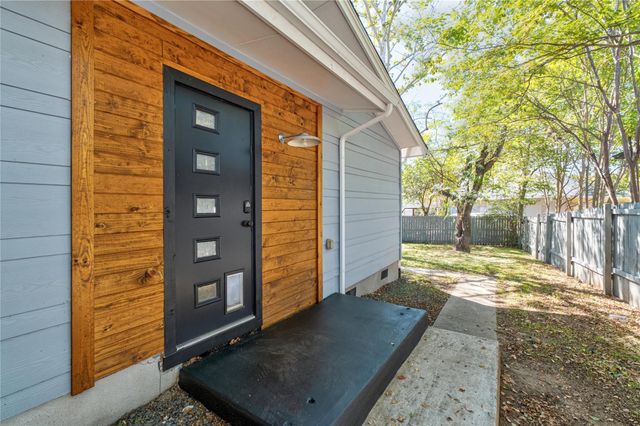 1204 Eleanor ST, Austin, TX 78721