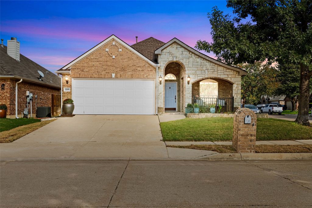 11800 Basilwood Drive, Fort Worth, TX 76244 — exterior