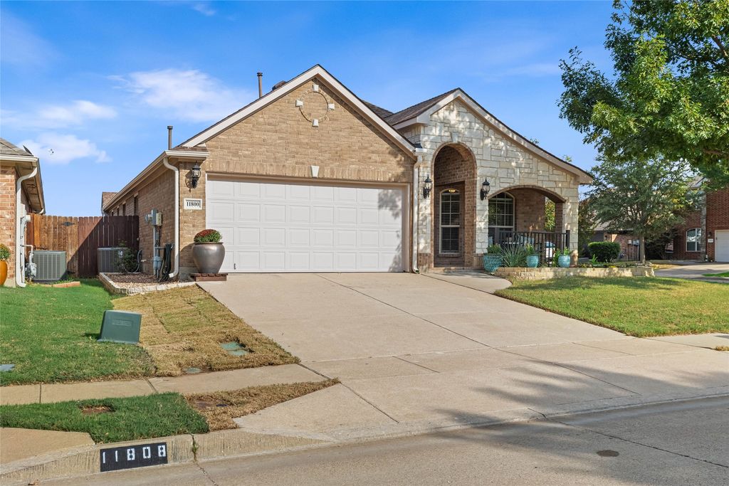11800 Basilwood Drive, Fort Worth, TX 76244 — photo 2