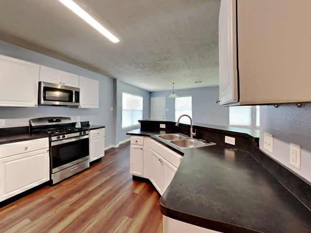 8578 Chaletford Drive, Houston, TX 77044