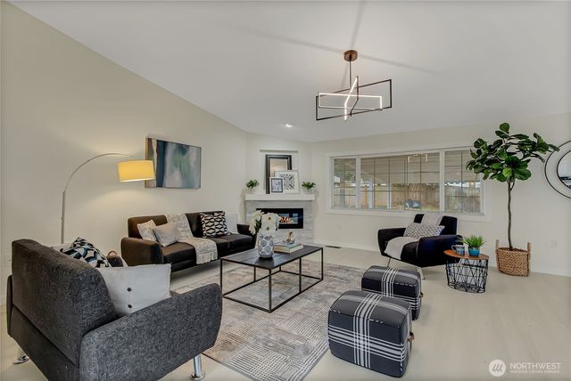 10202 98th Street SW, Lakewood, WA 98498