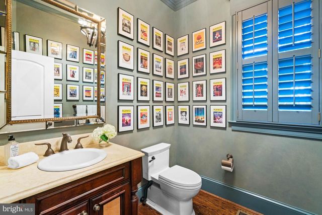 2215 KING PL NW, Washington, DC 20007