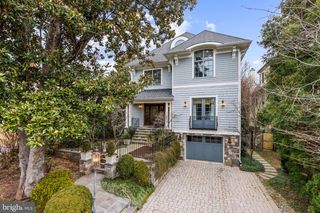 2215 KING PL NW, Washington, DC 20007