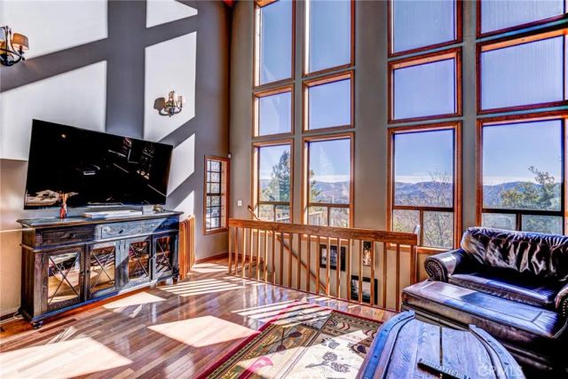 1216 Kodiak, Lake Arrowhead, CA 92352