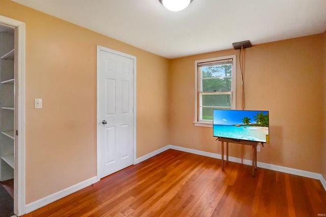 52395 Leland Avenue, South Bend, IN 46637