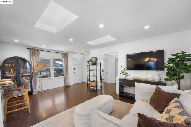 2672 2672 Watson St, Castro Valley, CA 94546