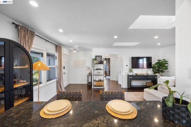 2672 2672 Watson St, Castro Valley, CA 94546