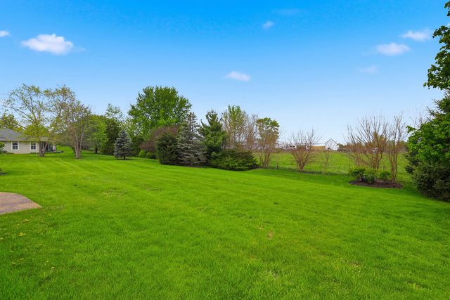 13284 W Essex Lane, Huntley, IL 60142