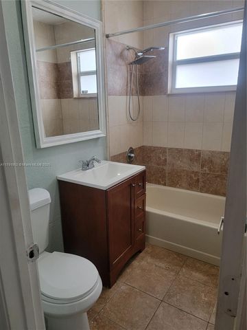 25 E 53rd Ter, Hialeah, FL 33013