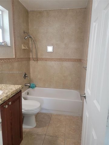 25 E 53rd Ter, Hialeah, FL 33013
