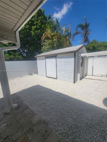 25 E 53rd Ter, Hialeah, FL 33013