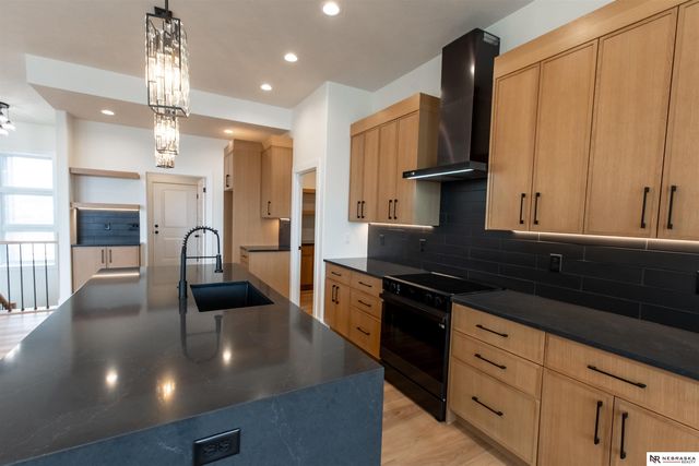 9401 S 87th Street, Lincoln, NE 68526