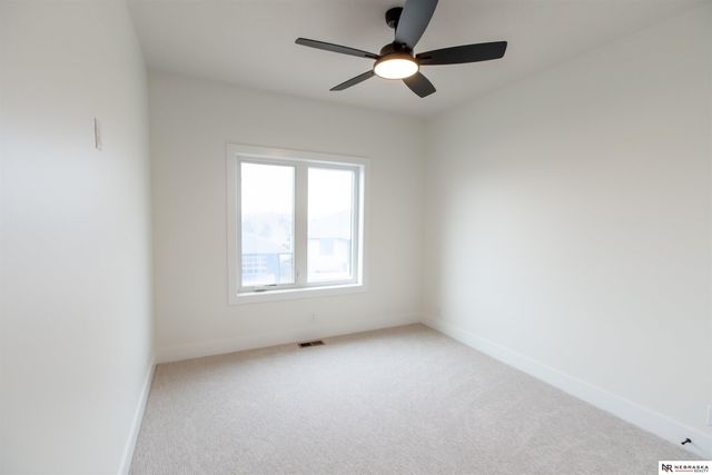 9401 S 87th Street, Lincoln, NE 68526