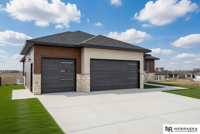 9401 S 87th Street, Lincoln, NE 68526