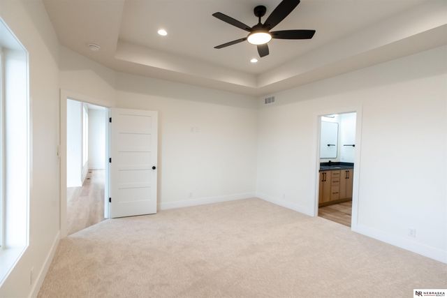 9401 S 87th Street, Lincoln, NE 68526