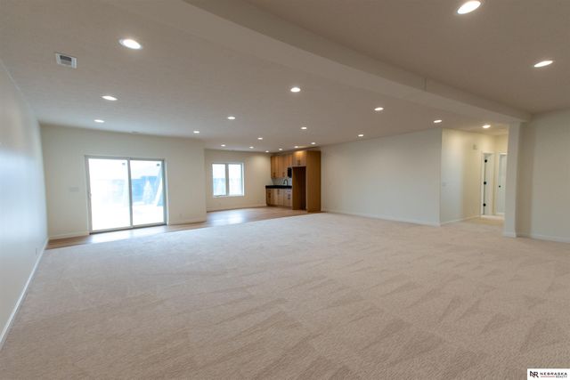 9401 S 87th Street, Lincoln, NE 68526